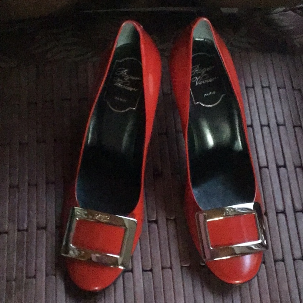 Roger Vivier Apple Red Patent Leather Belle de Nuit Buckle Almond Toe Pumps